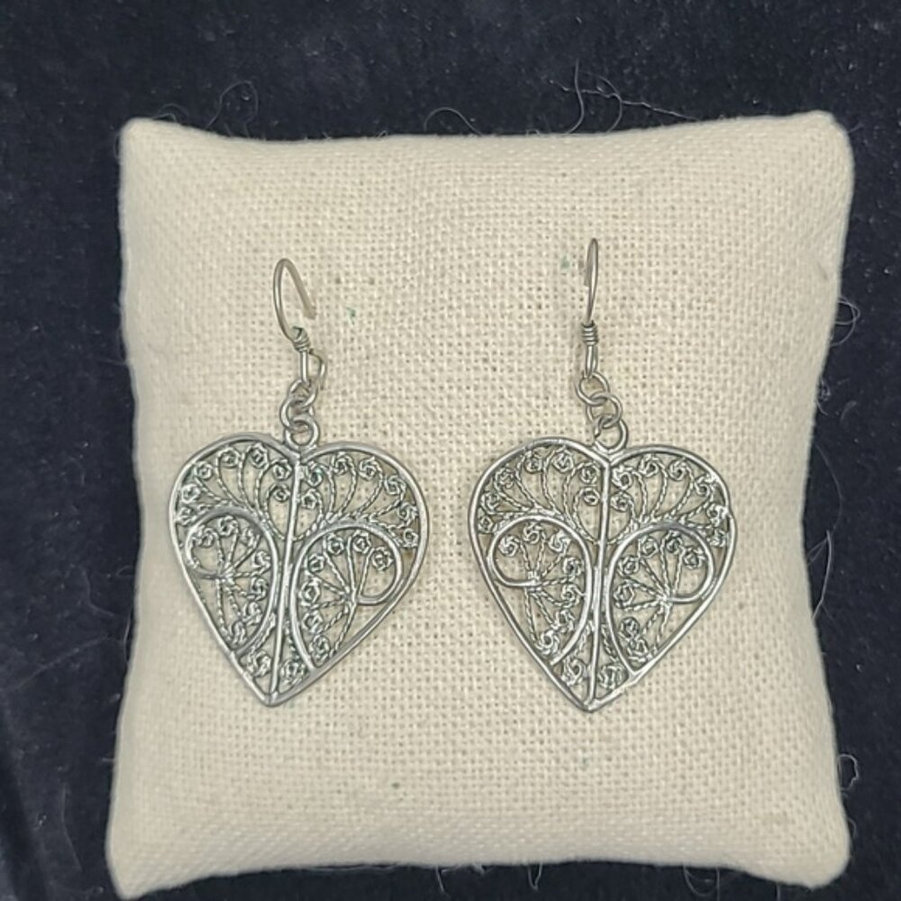 Heart Shaped Earrings Silver Tone Delicate Filigree Lightweight Everyday Casual